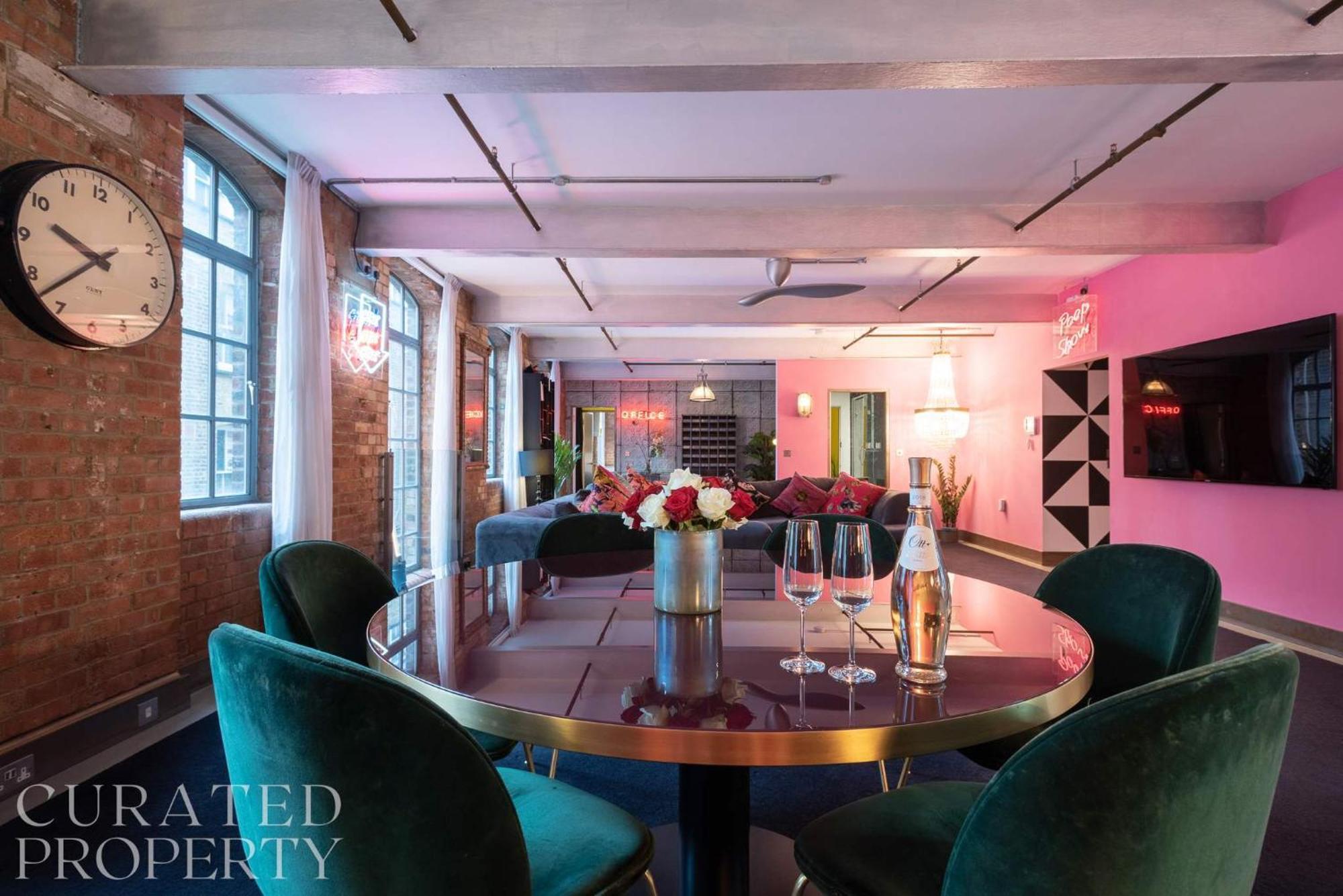 Amazingly Luxurious Loft Apartment, Soho - 3 Bedrooms, 2 Bath & Office ロンドン エクステリア 写真
